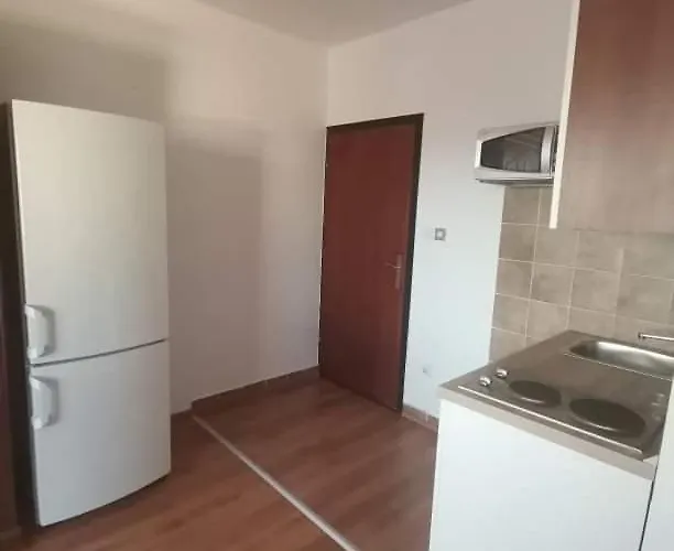 Sunce בית הארחה 3*